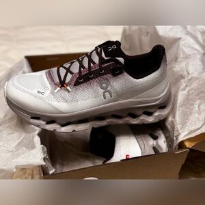 On Ladies 8.5 CloudTilt New In Box!